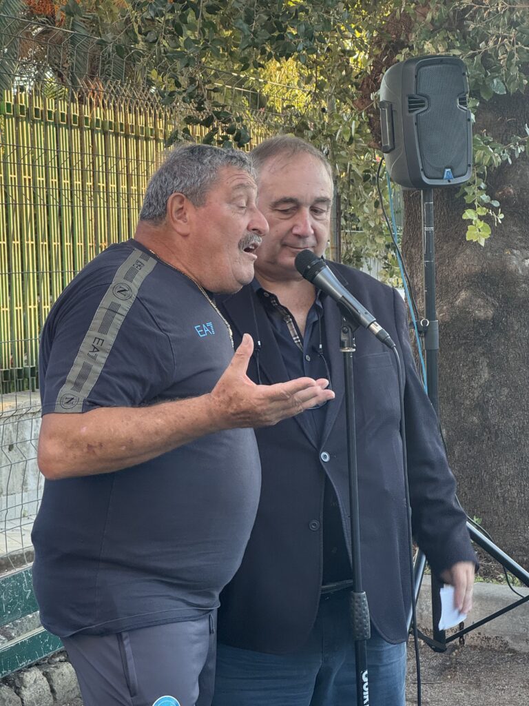 L'inaugurazione del nuovo club dedicato ai tifosi del Napoli ha visto svolgersi un evento con tanta partecipazione di famiglie, bambini, tifosi del Napoli, frequentatori dell'Oratorio oltre che un'importante presenza di ospiti illustri oltre che della stampa professionista napoletana e campana.
All'inaugurazione erano infatti presenti, in ordine sparso, il Direttore dello Sport di Radio CRC Umberto Chiariello ed il team della redazione calcistica con l'altresì presenza del Direttore dell'emittente Umberto Russo e dell'Editore Salvatore Isaia, Carlo Alvino, Massimo Sparnelli in qualità di Team Manager, il Presidente della Municipalità III Fabio Greco, il Consigliere Comunale del Movimento 5 Stelle di Napoli Salvatore Flocco, che per l'occasione ha prestato al club una personale collezione di maglie storiche e non del Calcio Napoli ai fini dell'esposizione temporanea durante l'inaugurazione del Club.