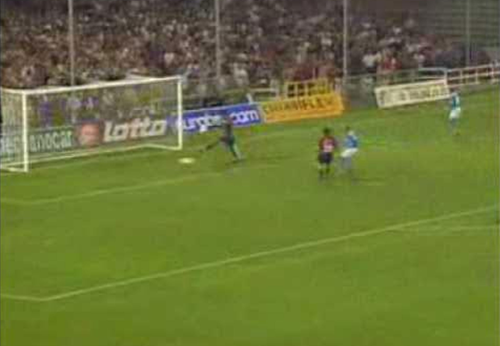 Genoa-Napoli 0-2 si gioca il 24 agosto 2001.