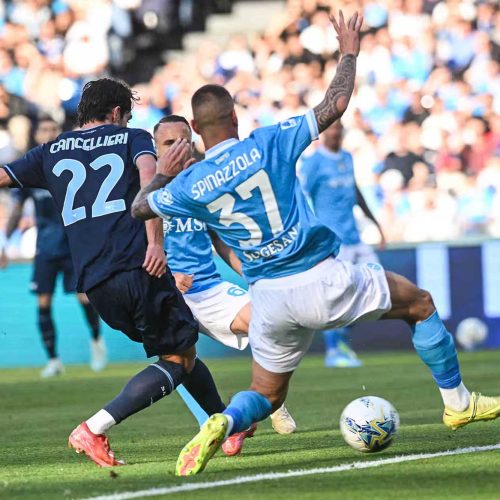 Napoli-Lazio 0-2 tra i fischi sdegnati del Real Teatro di Maradona